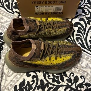 Yeezy 380 women’s 8, men’s 6